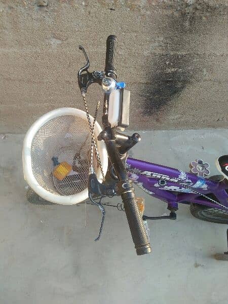 girls kids cycle very good condition 1
