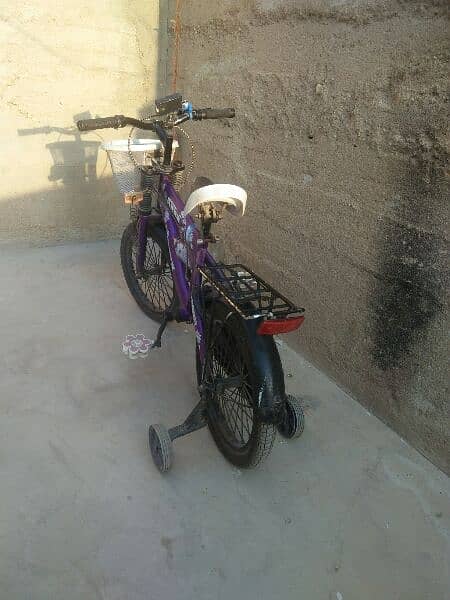 girls kids cycle very good condition 3