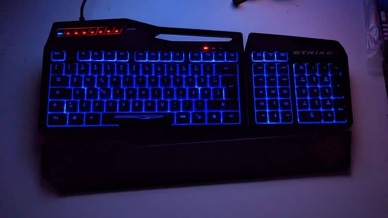 RGB gaming keyboard madcats strike 3 2