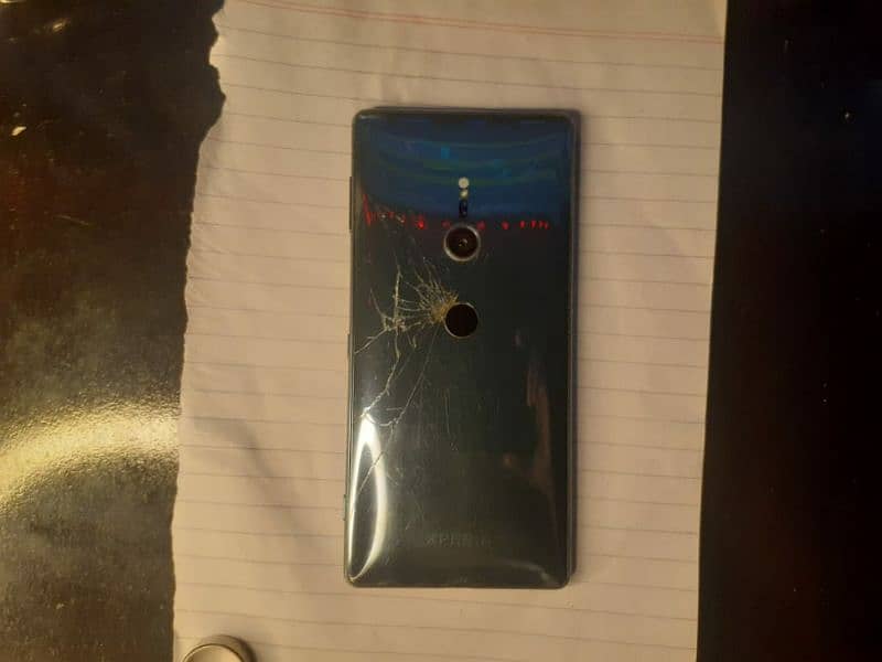 (SONY XPERIA XZ 2) NON PTA  only back glass crack 2