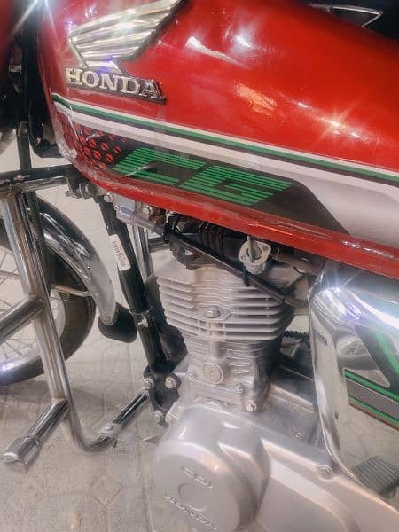 Honda 125 10/10 condition     isl registered. 1