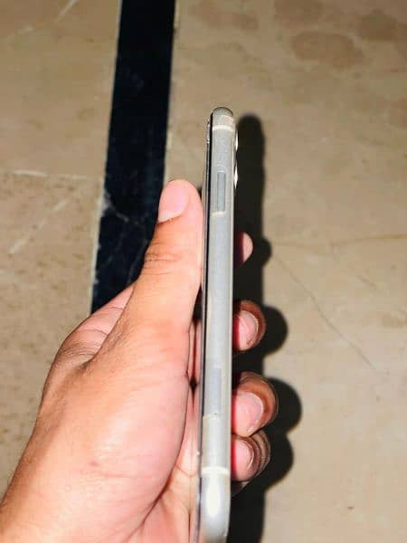 iPhone 11 PTA Approved 128 gb 4
