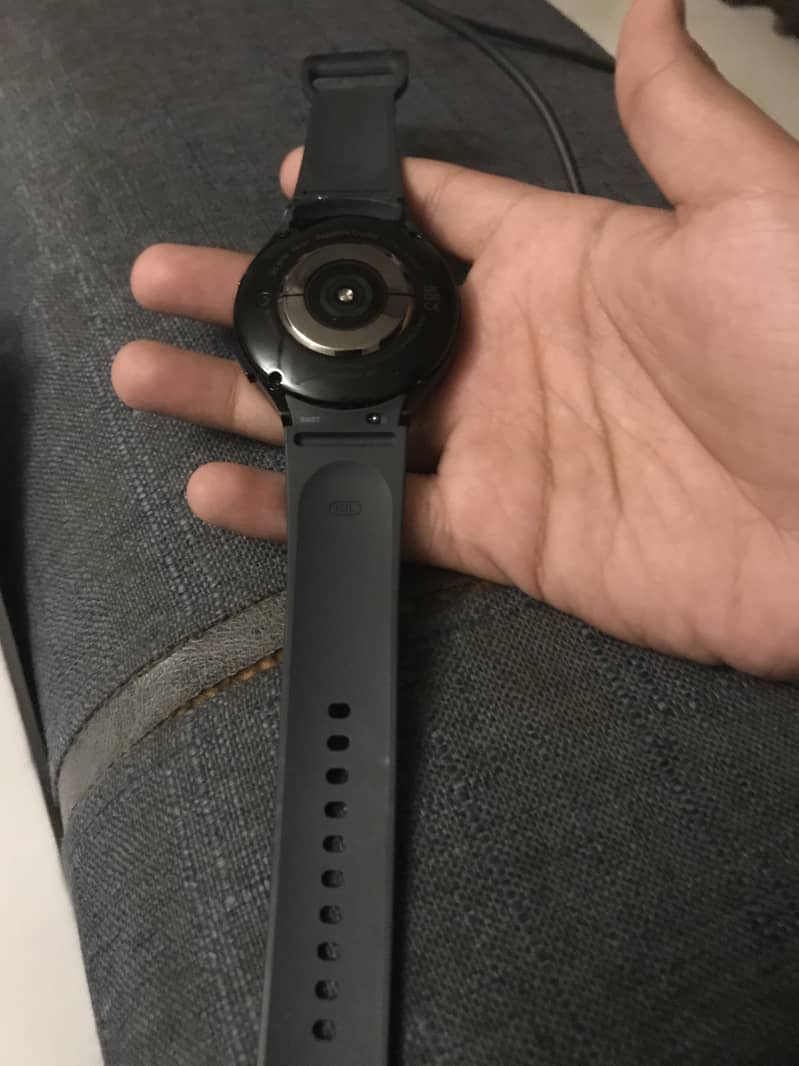 Samsung original watch 5 no scratches and used for 5 to 6 times 5