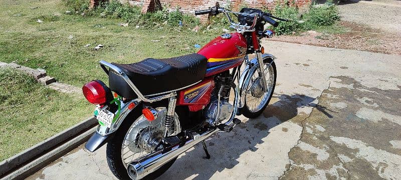 Honda 125 2011 model lhr number 0