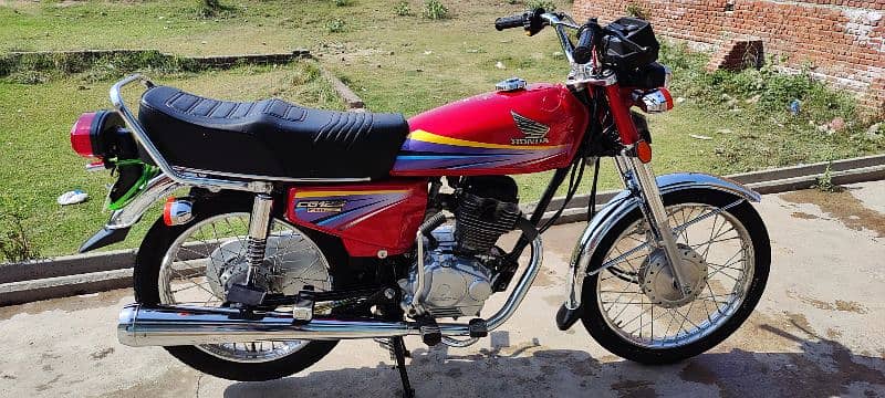 Honda 125 2011 model lhr number 2