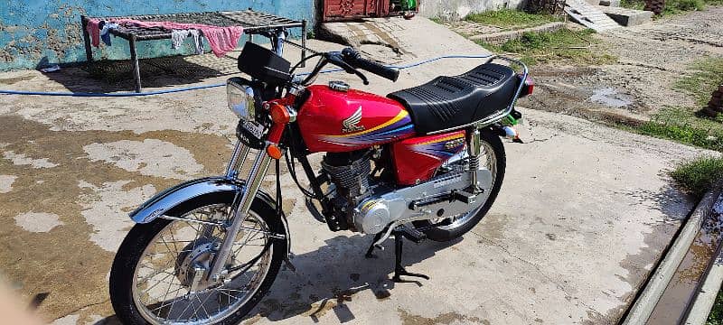 Honda 125 2011 model lhr number 4