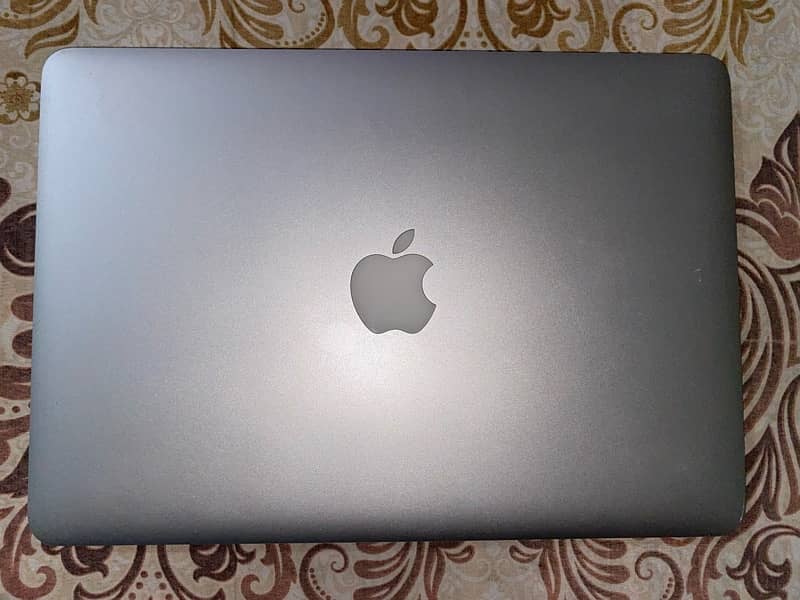 MacBook Pro 13 inch 2015 8/256 3