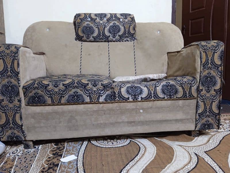 6 seater sofa set for sale 7/10 condition 1