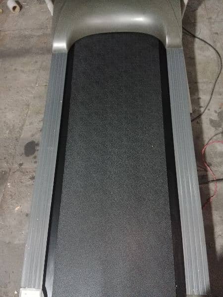 American Fitness Treadmil 150 kg Weight supported 5