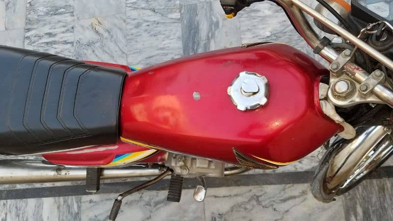 Honda 125 good condition argent sale neat and clean 2