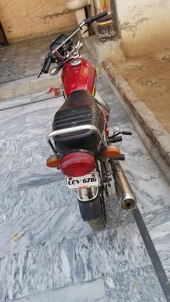 Honda 125 good condition argent sale neat and clean 3