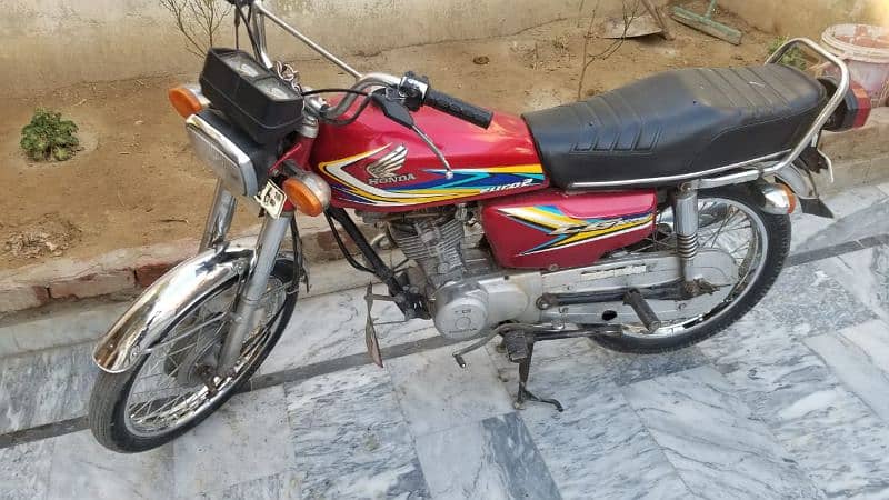 Honda 125 good condition argent sale neat and clean 6