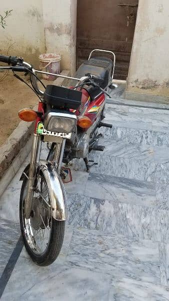 Honda 125 good condition argent sale neat and clean 9