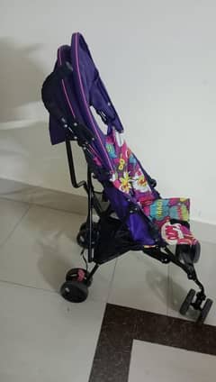 selling babyshop juniors stroller bought it from Saudiarab