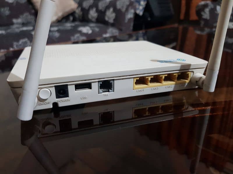 Huawei wifi fiber router XPON HG8546M 4