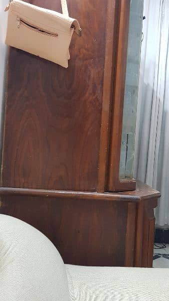 wooden wardrob 3