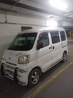hijet 7 seater available in Karachi for booking