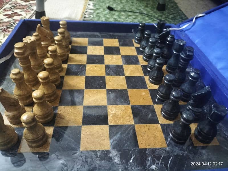 marble black and brown chess 4