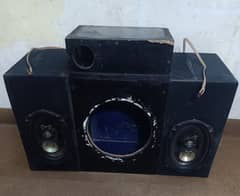 Kenwood 718.2 Speakers and box. 1 box for 10 inch woofer