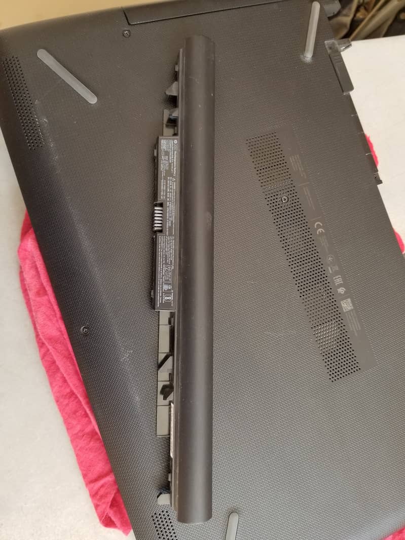 HP Laptop 15-ra006ne 9