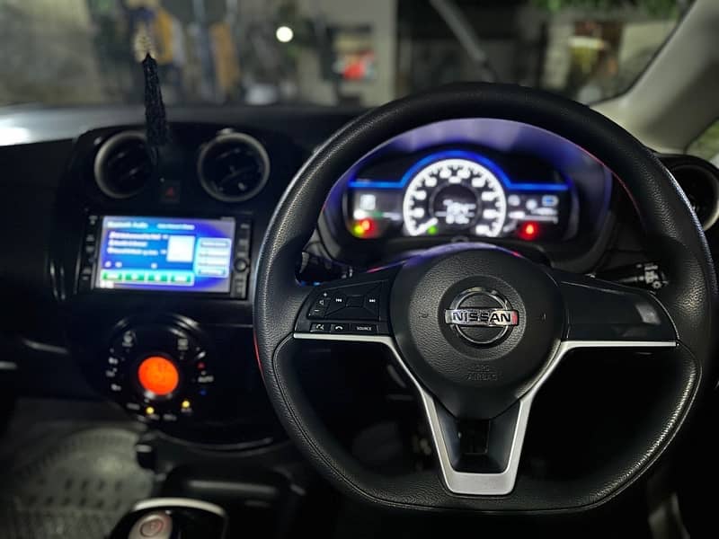 Nissan Note 1.2 E-Power 2019 model best hybrid car 7