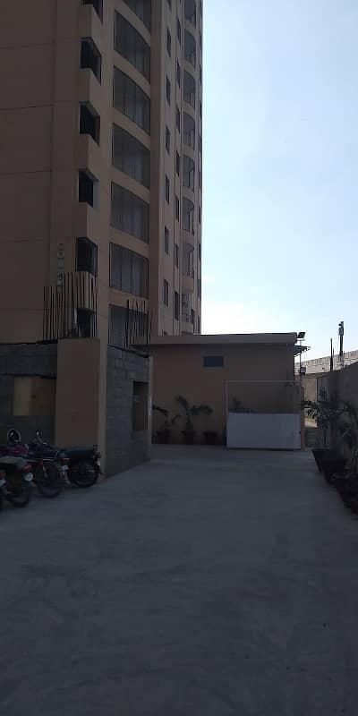 GOHAR TOWERS 4 BEDROOM DRAWING AND DINNING FLAT AVAILABLE FOR RENT 19