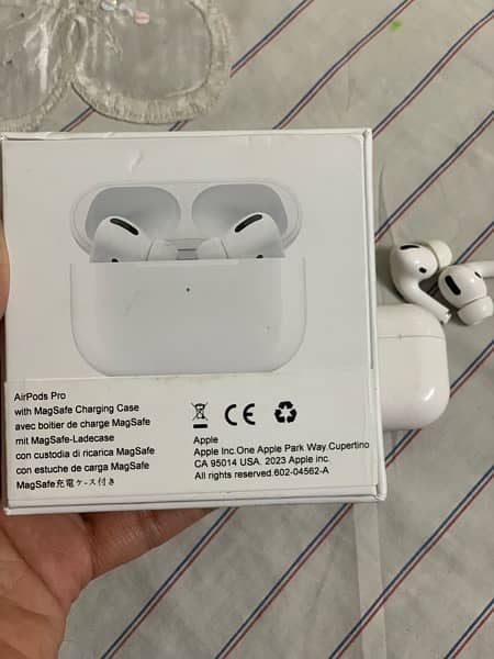 apple airpods pro like brandnew condition 1