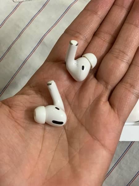 apple airpods pro like brandnew condition 6