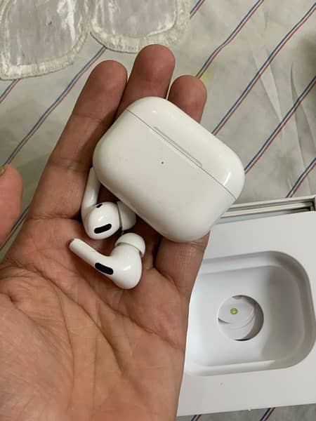 apple airpods pro like brandnew condition 7