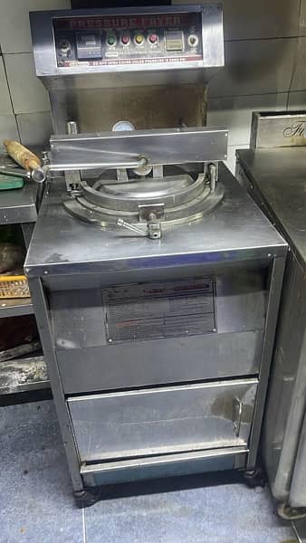 2 Broast Machine / Pressure Fryer for Sale 0