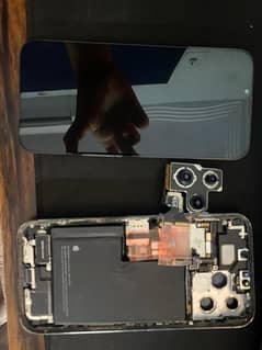 broken iPhone 13 Pro Max 0