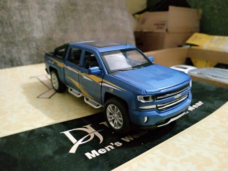 diecast model car Chevrolet 1:32 size 0