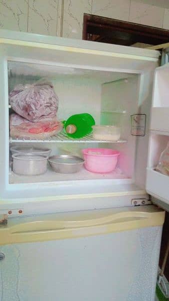 Dawlance ka new refrigerator ha . one time b khrab ni Huwa . 1