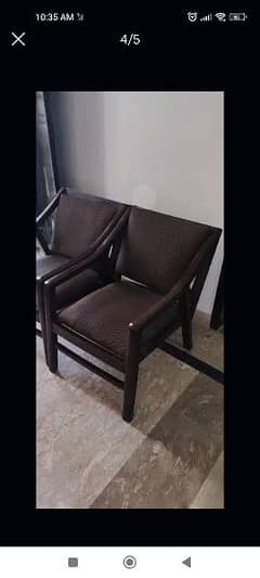 4 used chairs in 9/10 condition