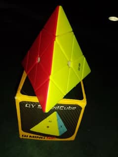 QI MING S2 Pyramid Puzzle (Stickerless) 0