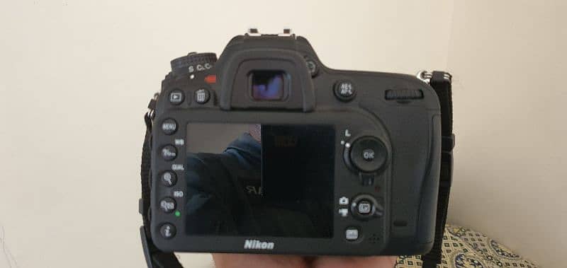 Nikon D7200 with kit lens 10