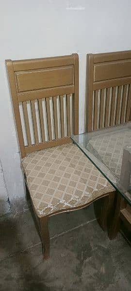 Dinning Table With 4 Chairs 3