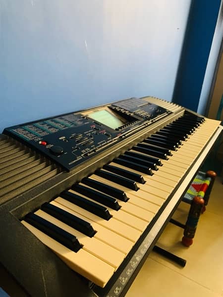 Yamaha PSR-330, 61 keys 1