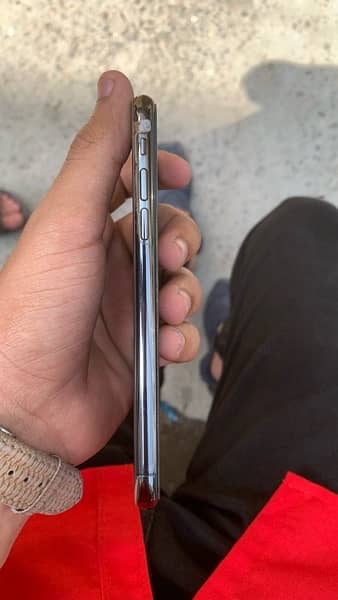 iphone xs 256gb non pta with 4month sim time 4