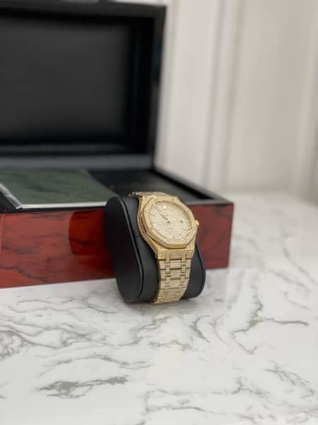 AUDEMARS PIGUET GOLD  EDITION WATCH BOX IME NUMBER IMBOSED 4