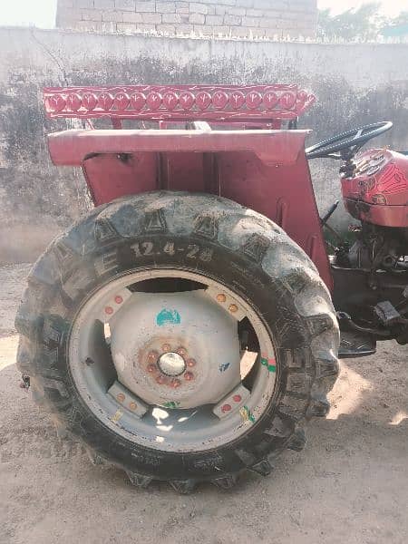 tractor for sale 2004 model full genuine condition 03179864908 contact 6