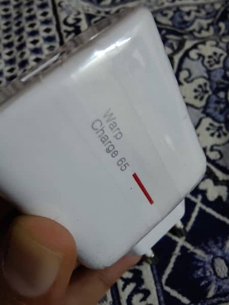 OnePlus 65 Watt  Warp charger 1