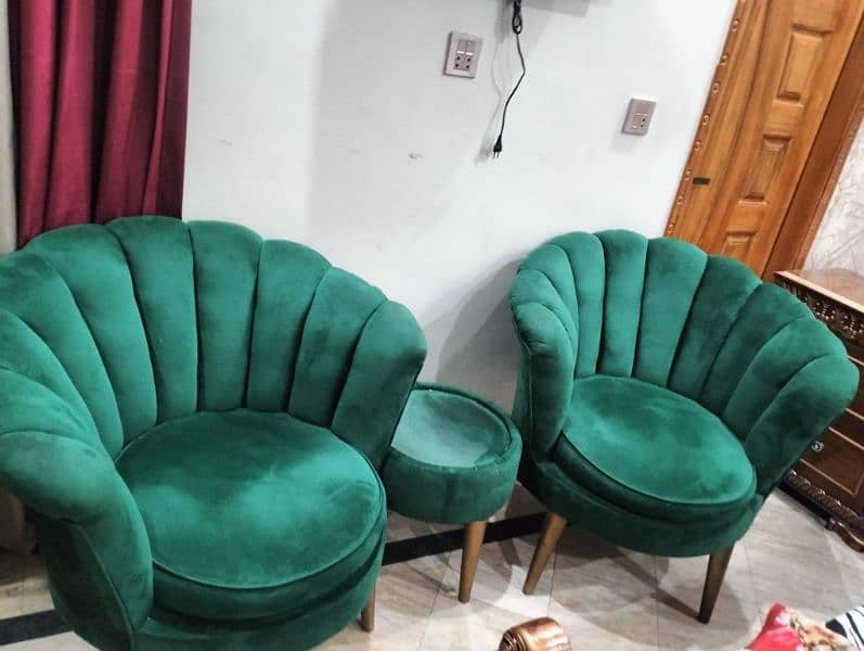 Iwant To sell My Sofa Chairs with center Table 2