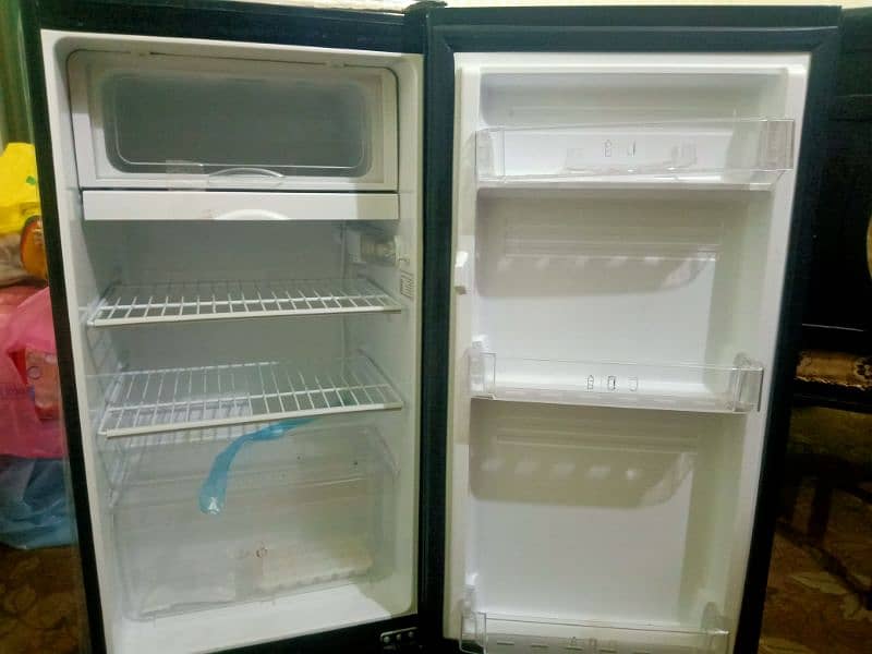 Pel Model 1400 refrigerator 3