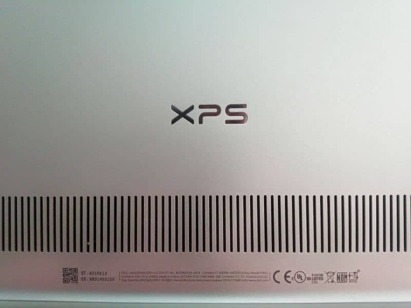 Dell XPS 13 9370 i5 10th generation 8gb ram 256gb ssd 1