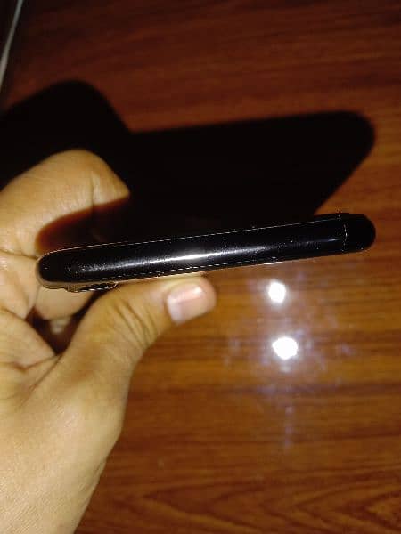 iPhone 7 128gb Pta Approved 5