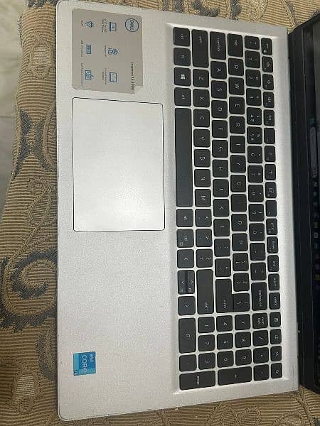 dell Inspiron core i3-11th gen, 256 GB SSD 4 GB ram 7