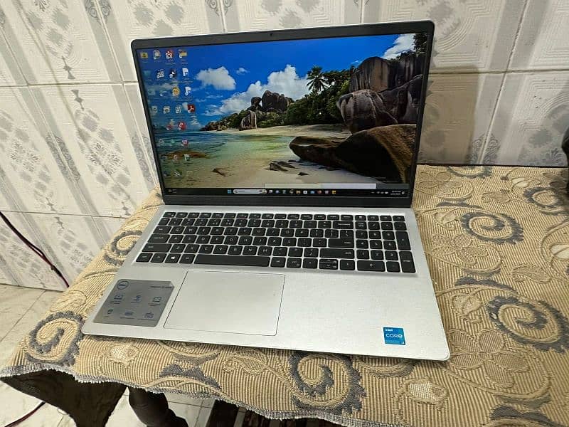 dell Inspiron i3-11th gen, 256 GB SSD 4 GB ram price 110000 11