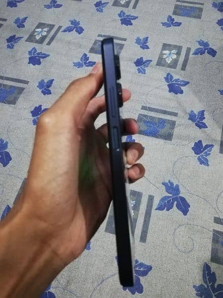 Realme c33 with box and charger in warranty 3