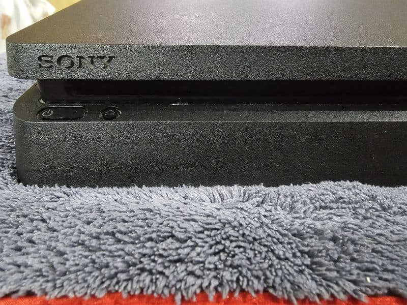 playstation ps4 slim console scratchless with box and games 2
